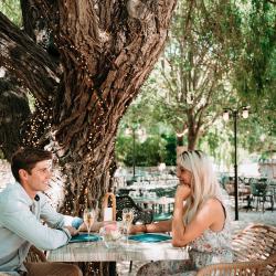 Arbor sens terrasse couple